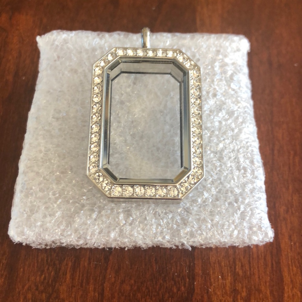 Origami owl Hinged locket